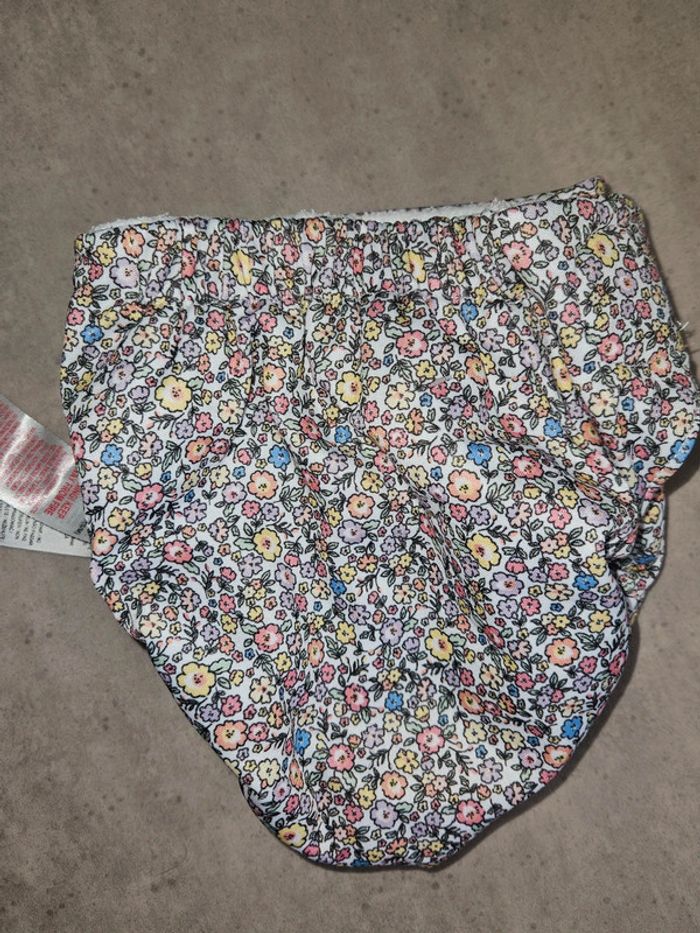 Couche de bain fleurie lavable – Primark – Taille S/M (4,5 à 9 kg) - photo numéro 2