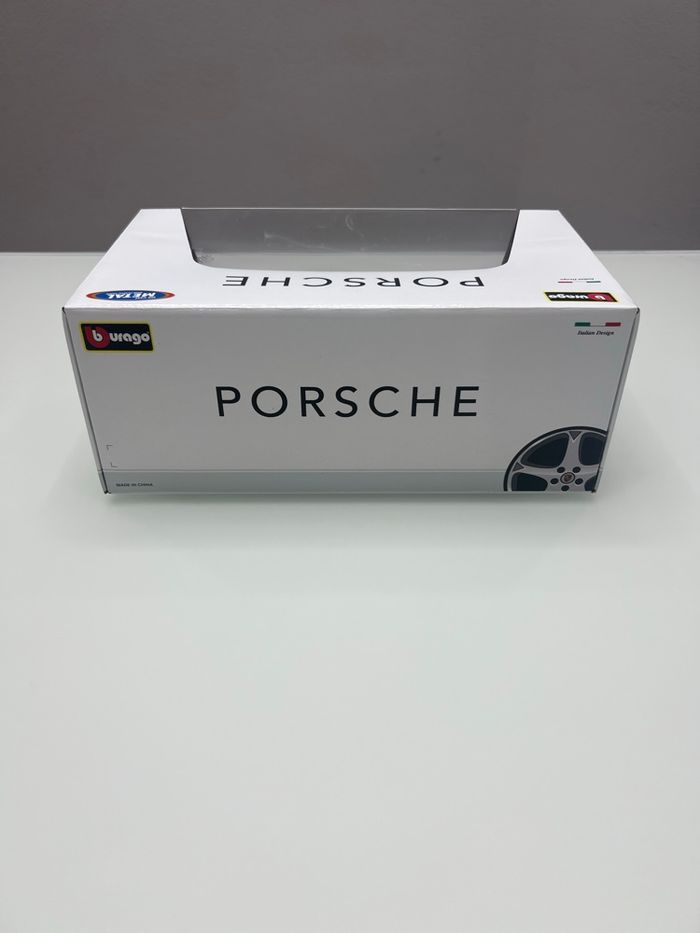 Bburago 1/18 Porsche 911 GT3 RS 4.0 Métal - photo numéro 2