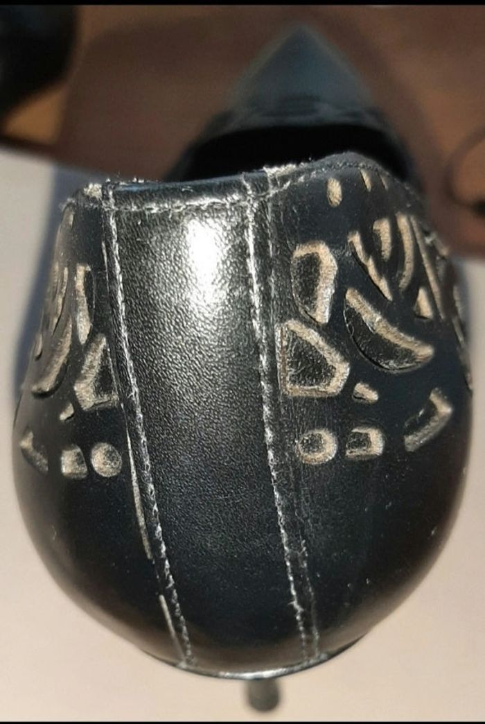 Escarpins San Marina modèle NATA - Noir Cuir - Pointure 36
- photo numéro 4