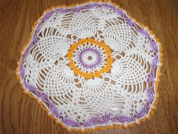 napperon rond fait main diamètre 12,5 cm