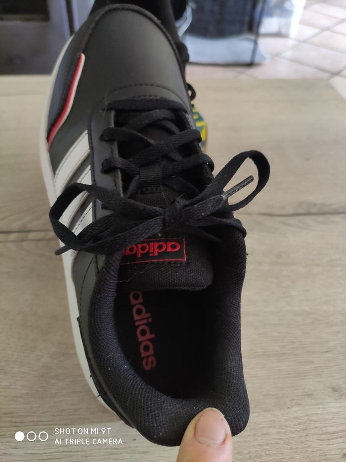 Paire de baskets Adidas garçon pointure 36 - photo numéro 6