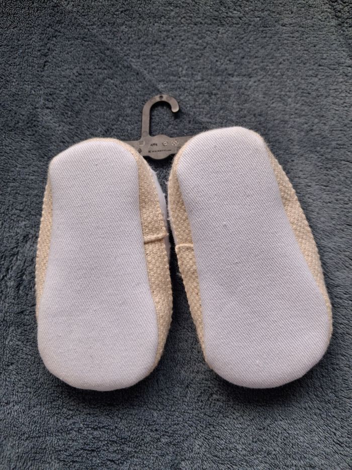 Chaussures 3/6 mois kiabi neuf - photo numéro 2