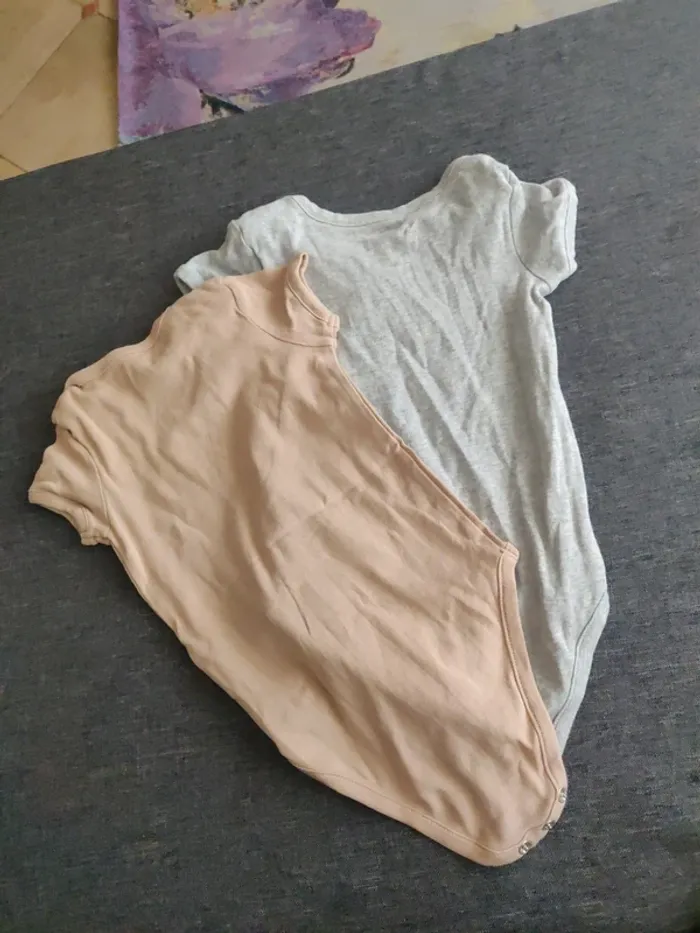 Lot de 2 bodies - photo numéro 4
