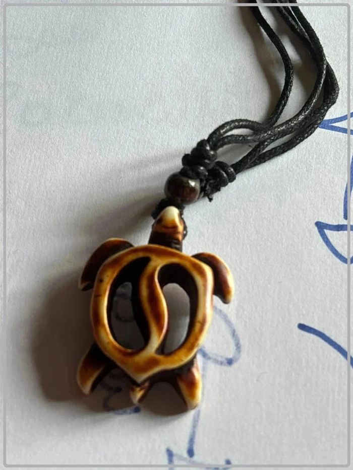 Collier tortue en résine chaîne réglable - photo numéro 3