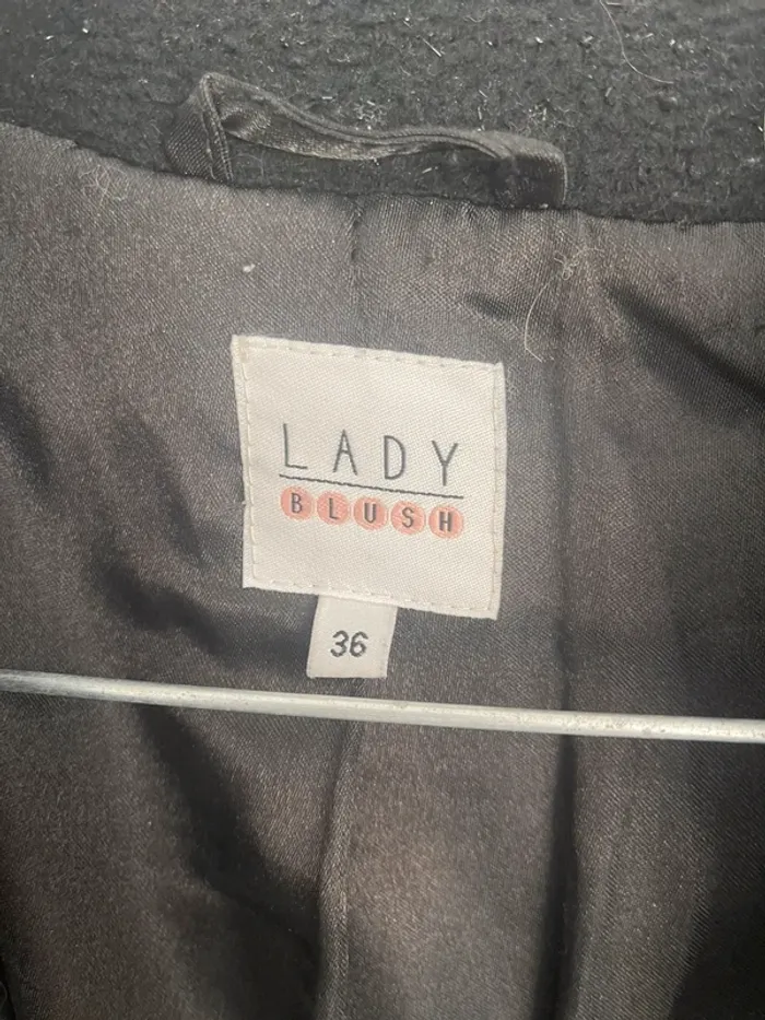 Manteau noir pailletté - photo numéro 3