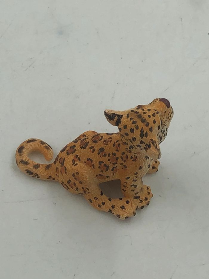 Figurine en PVC Bebe Guépard Schleich - photo numéro 3