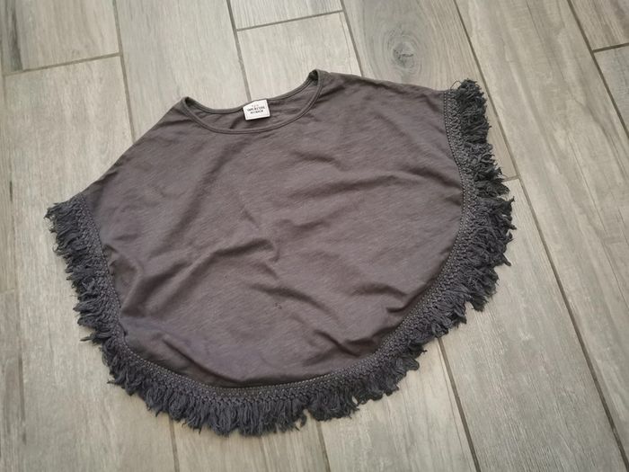 Poncho gris avec franges TAO pour 4 ans