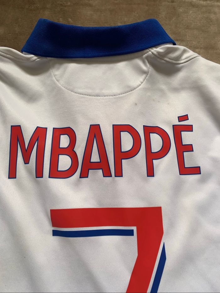 Maillot Mbappé PSG - photo numéro 5