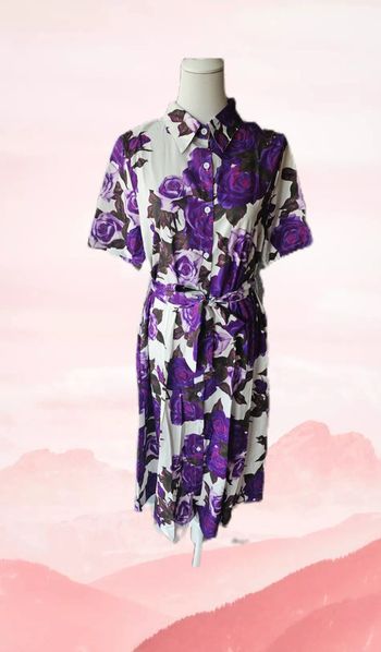 Robe longue chemise avec ses fleurs violette et sa ceinture, Boutique indépendante, taille L