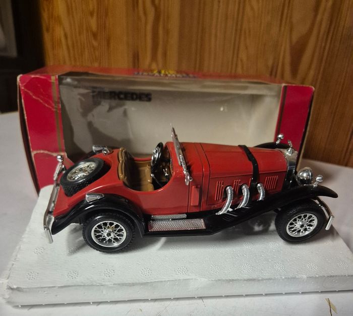 Bburago voiture miniature Mercedes SSK rouge (1928) 1/24