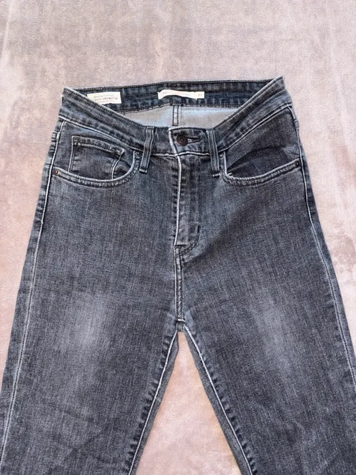 Jean gris LEVI’S femme taille 36 en très bon état. - photo numéro 12