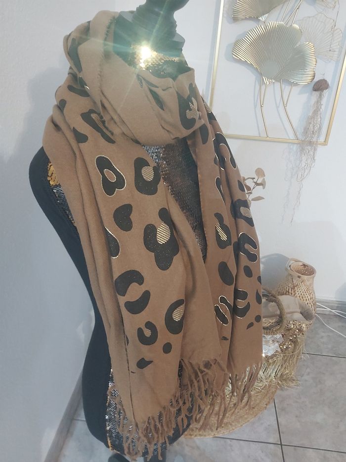 Echarpe léopard - photo numéro 2
