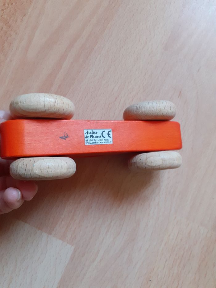 Voiture en bois - photo numéro 4