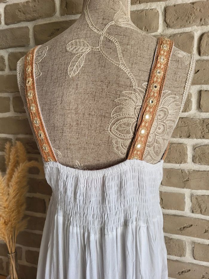 Robe neuve hippie chic bohème blanche avec broderies - Fashion Labelle - photo numéro 14