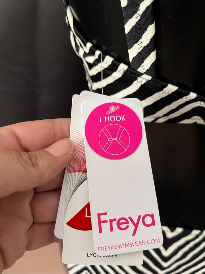 Haut Maillot de bain zébré de marque Freya  taille FR en 90H . - photo numéro 9