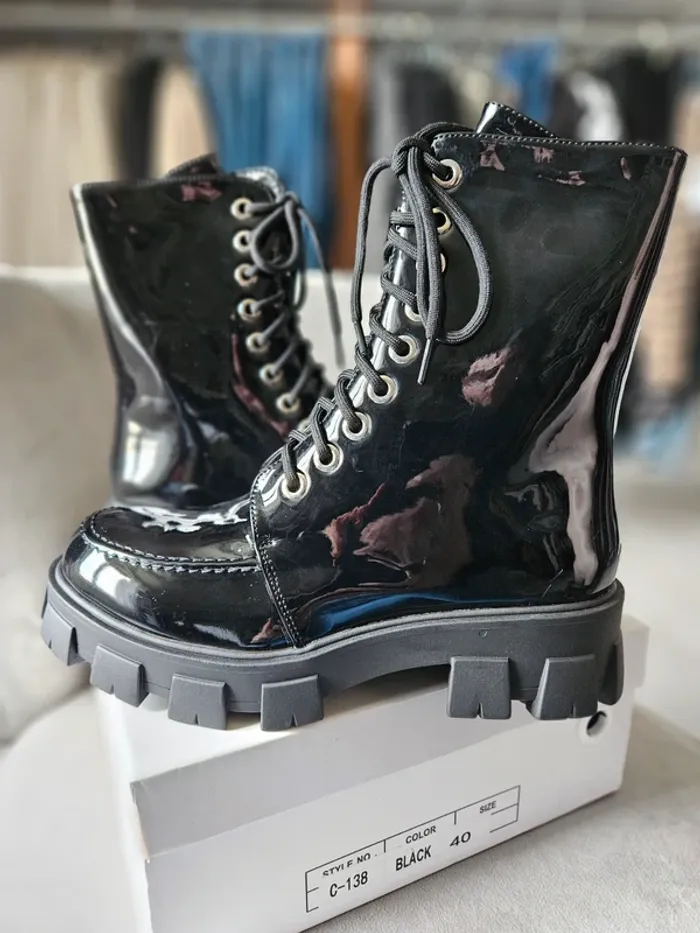 Bottines vinyles pointure 40
