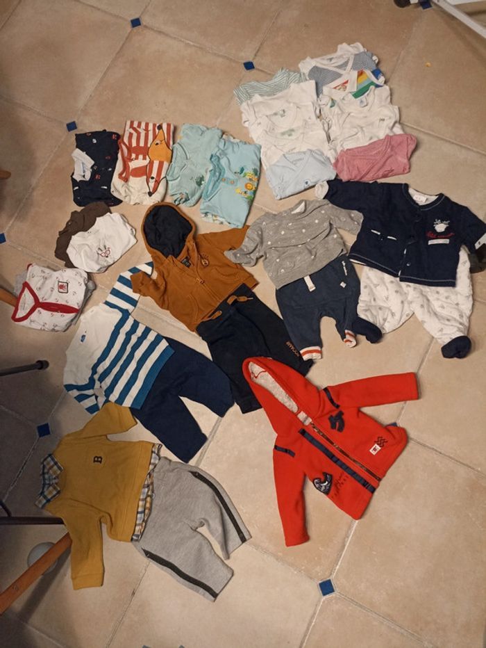 Lot +de 30 pièces garçon 3 mois hiver-printemps - photo numéro 1