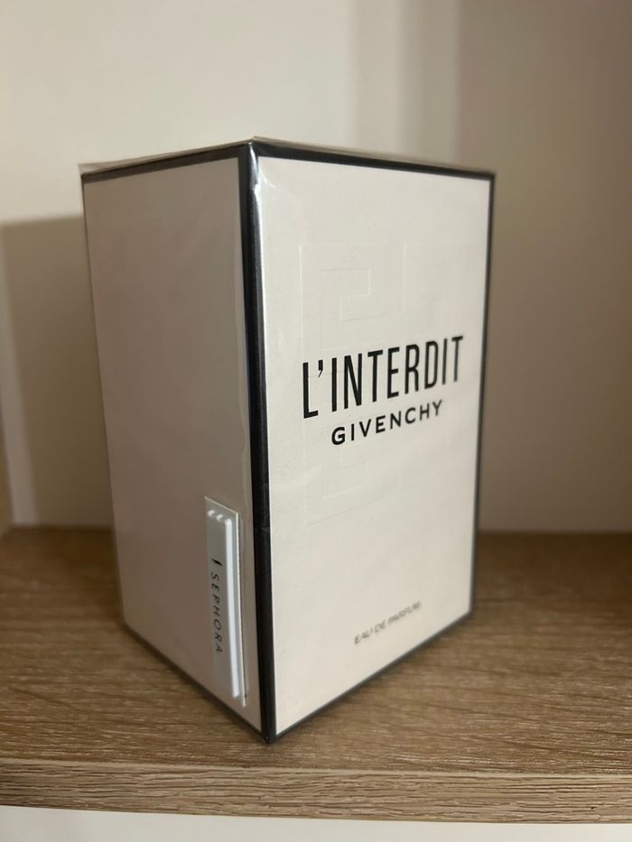 Interdit givenchy