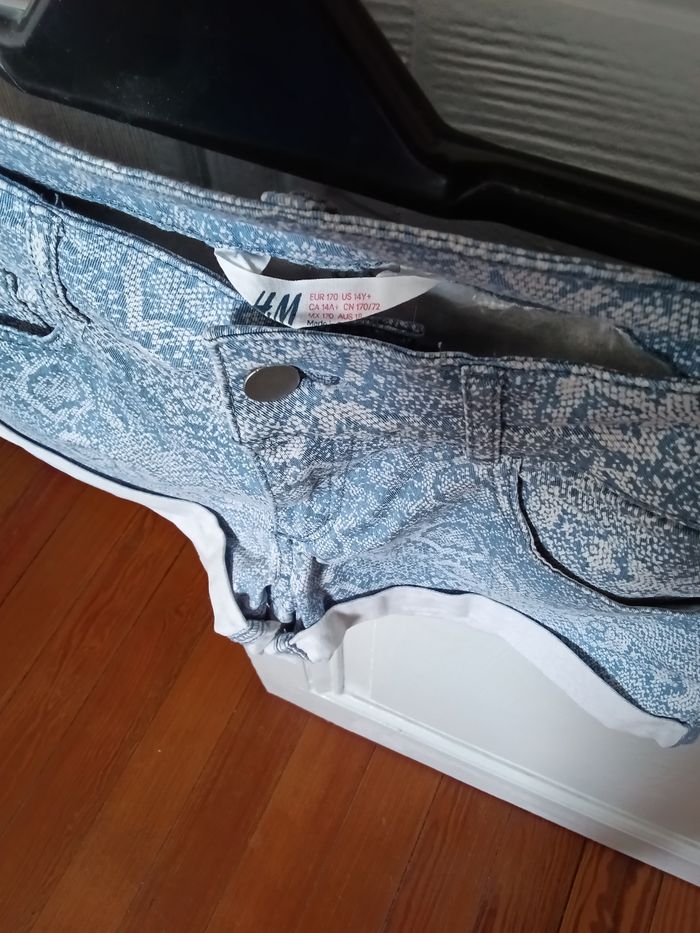 Short H&M bleu et blanc - photo numéro 3