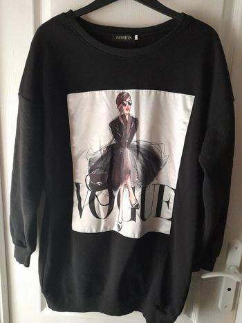 Sweat noir style " Vogue"