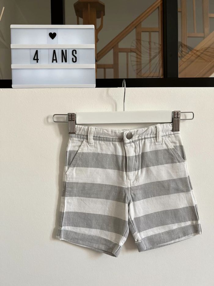 Short léger en coton rayures blanches et grises - 4 Ans