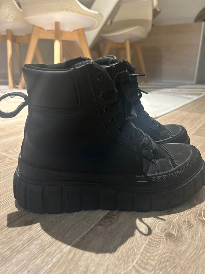 Chaussures montantes - photo numéro 2