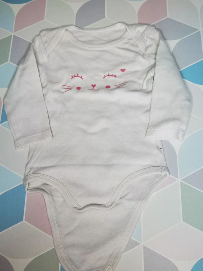 D3875 - lot de 4 bodies fille 6 mois - photo numéro 4