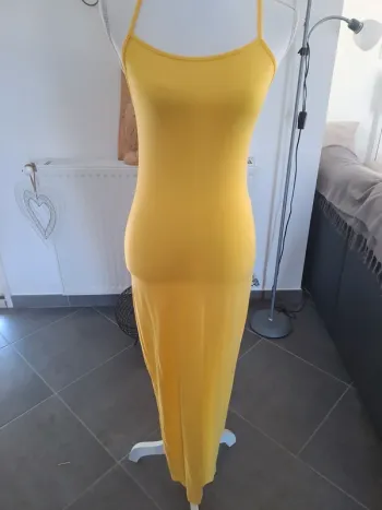 Robe d'été moulante jaune