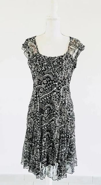 Robe blanche et noir