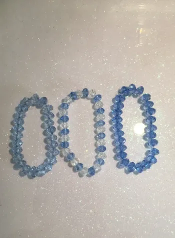 Lot de trois bracelet