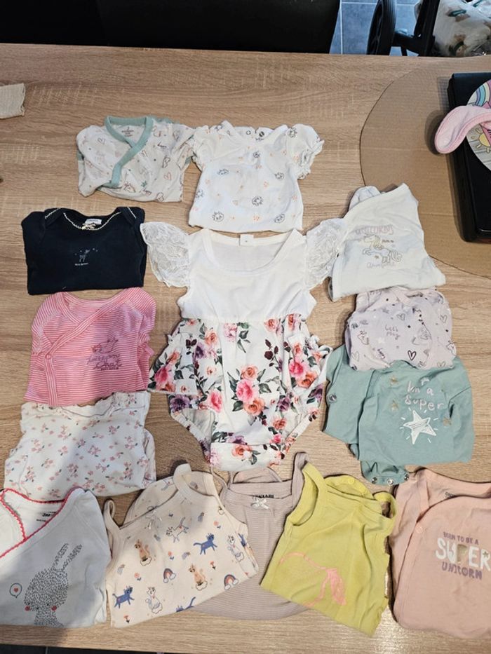 Lot bodies bébé 3 mois