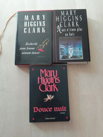 LOT ou unité 2€  Mary Higgins Clark