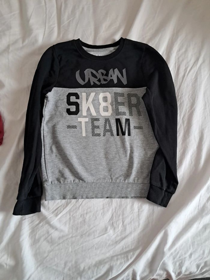 3 Sweat-shirt 8ans - photo numéro 4