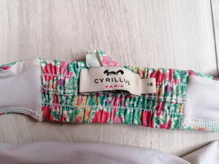 Maillot de bain Cyrillus 
Liberty 
Taille 10 ans 
Très bon état - photo numéro 6