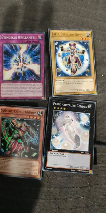 Lot de 4 cartes Yu-Gi-Oh
