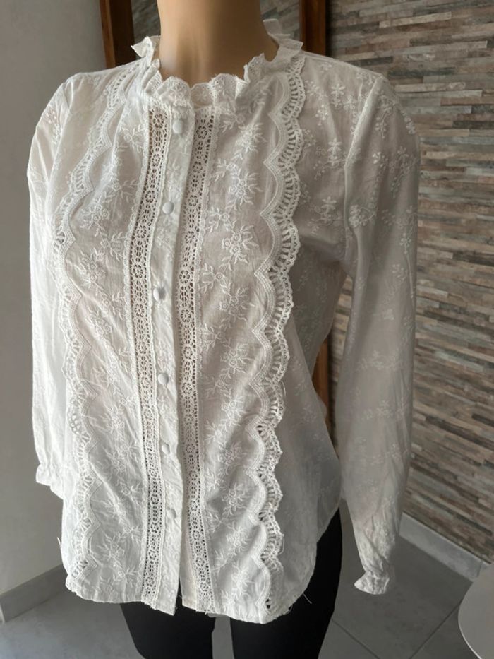 Chemise blanche à broderie anglaise - photo numéro 3