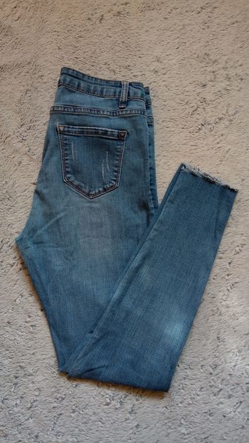 Jeans bleu troué Gémo taille 38 