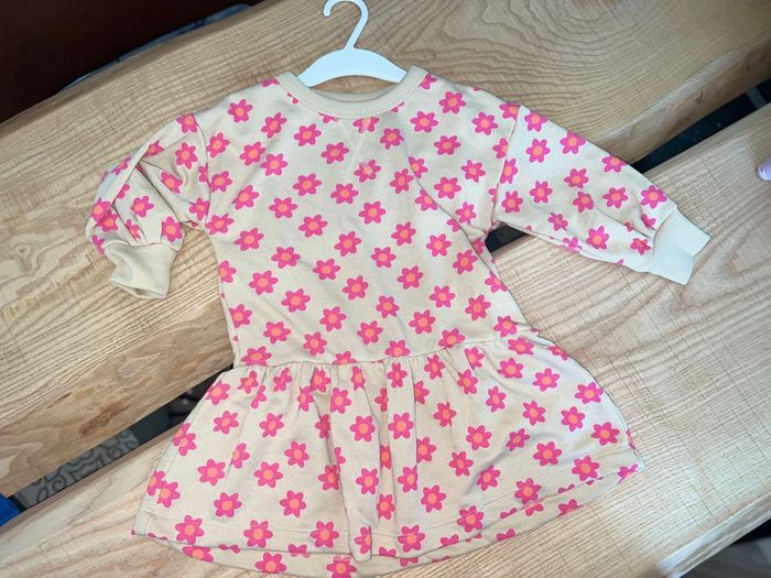 Robe 2 ans neuve étiqueté neuf sweat fleurs beige rose Marguerite - photo numéro 2