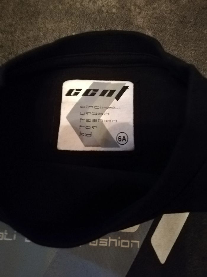 T-shirt neuf 6ans - photo numéro 2