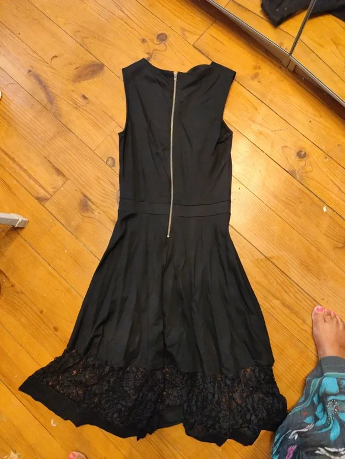 Robe noire longueur midi French Connection XS neuve - photo numéro 4
