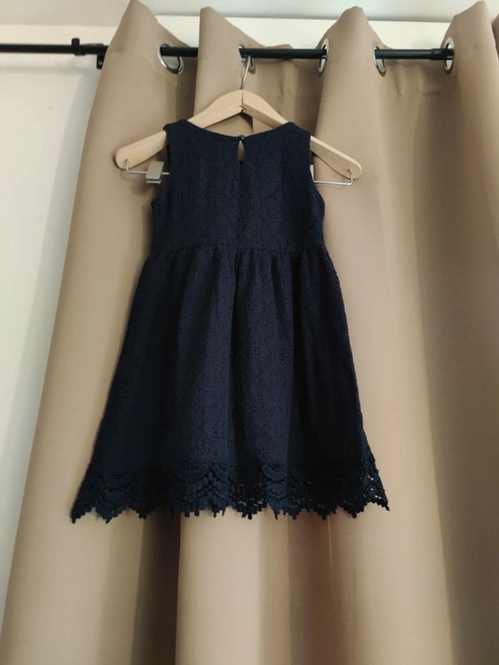 💐 robe dentelle fille en 4/ 6 ans h& M 💐 - photo numéro 4