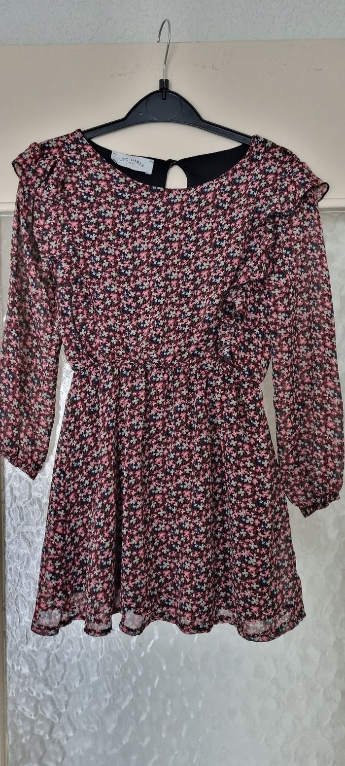 Lot robes filles 8 ans - photo numéro 2