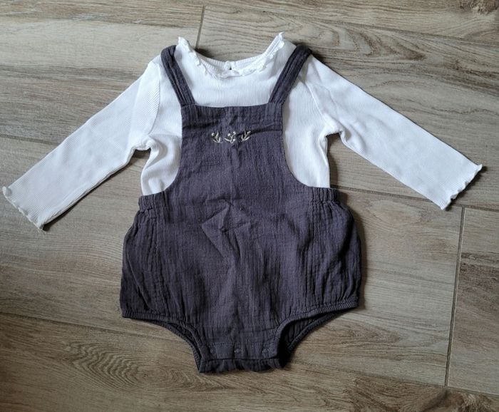 Ensemble combinaison courte et t-shirt manches longues  taille 18 mois