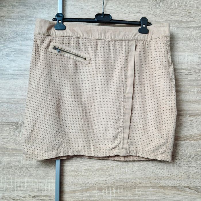 Jupe aspect suédine.