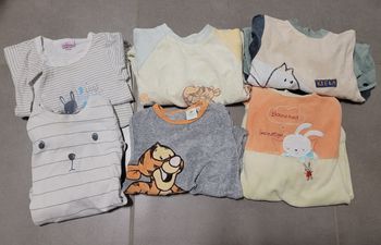 Lot 6 mois vêtements +pyjamas