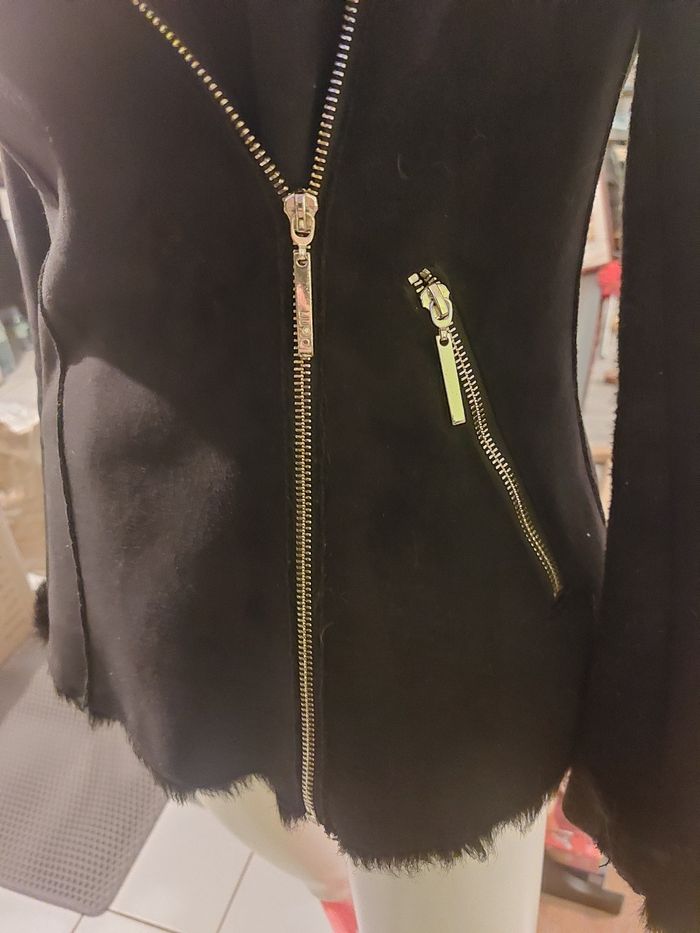 Manteau très chic Liu Jo noir et doré, ceintré - photo numéro 3