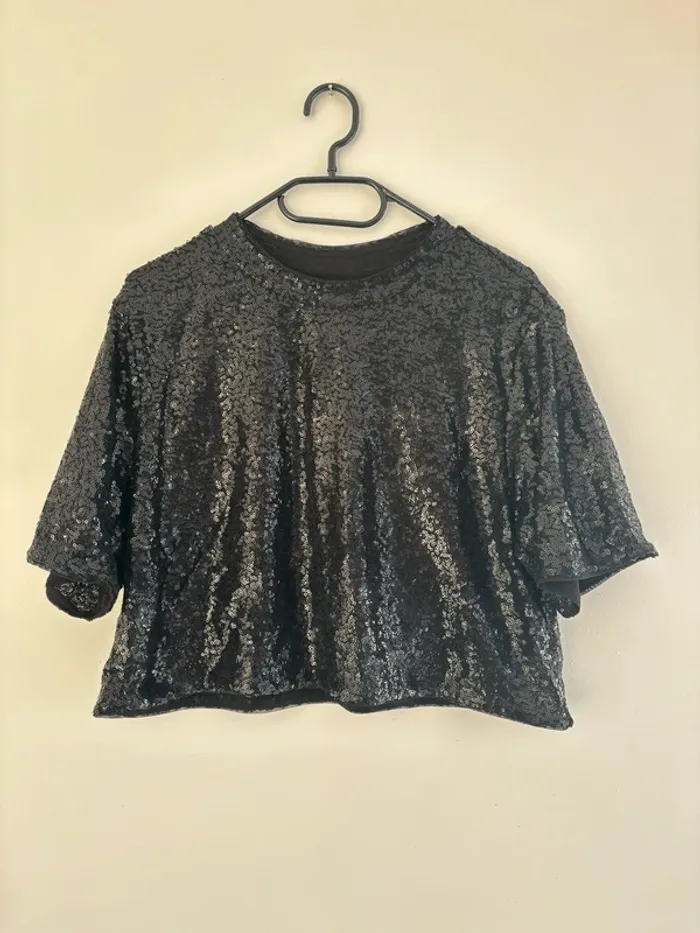 T shirt sequins