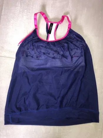Tee-shirts de sports avec brassière pull in