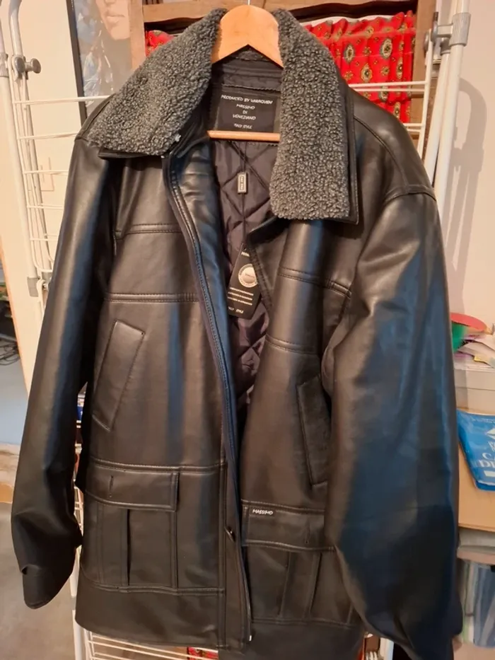Magnifique manteau chaud neuf homme en simili cuir
