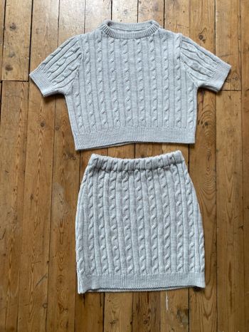 Ensemble torsadé pull top crop et jupe moulante 34/36